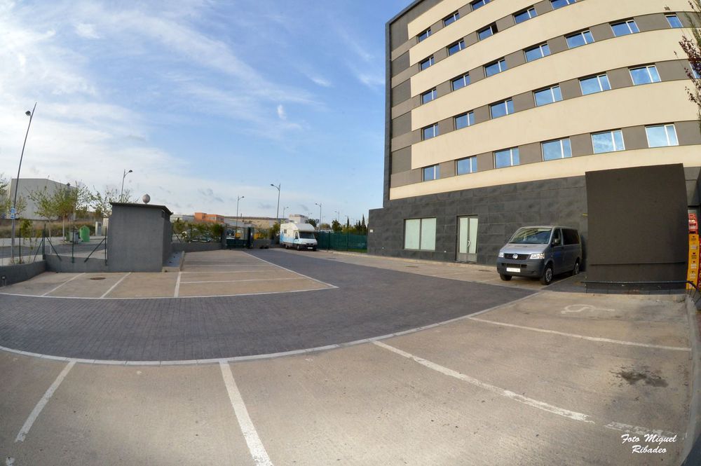 Azz Valencia Tactica Hotel Paterna Eksteriør billede