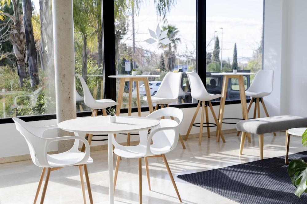 Azz Valencia Tactica Hotel Paterna Eksteriør billede