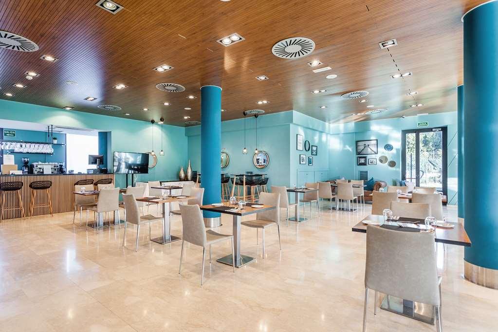 Azz Valencia Tactica Hotel Paterna Værelse billede